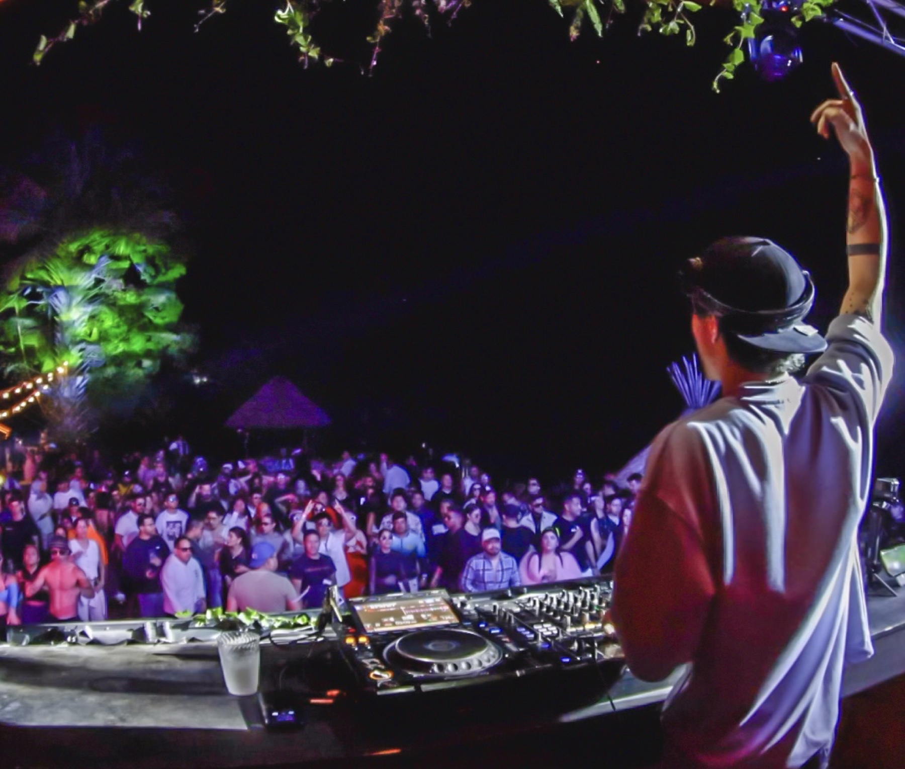 Pablo D'Andres performing at La Candonia Festival